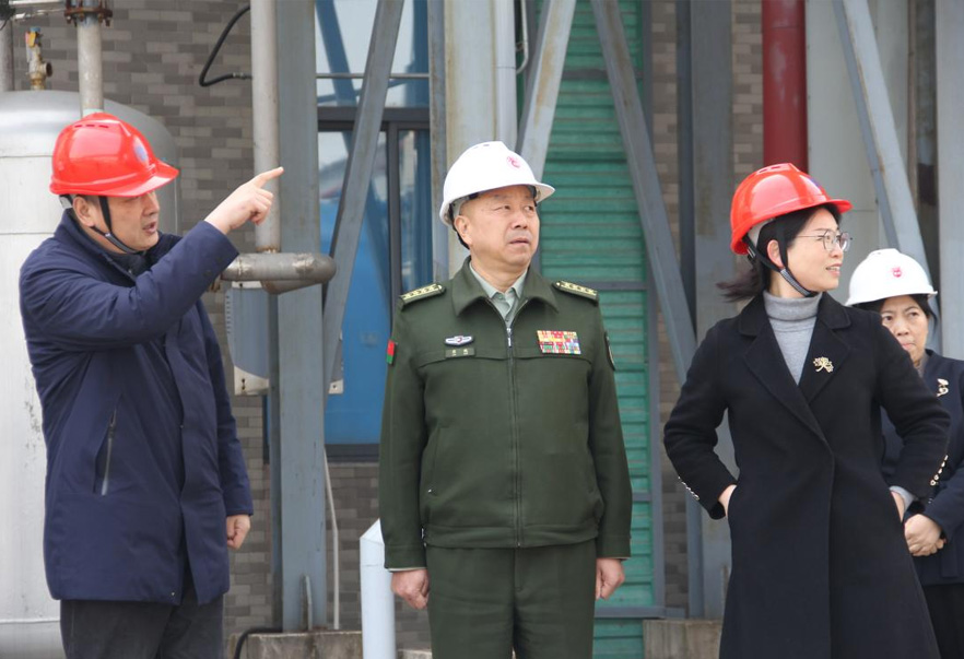 常州市委常委、常州军分区大校司令员廖鹏一行来常州制药厂调研公司党管武装相关工作